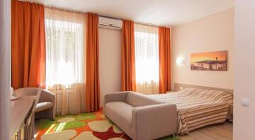 Люкс с видом на сад в Гостинице  Алмаз